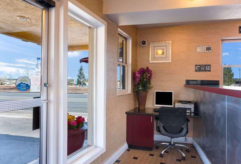 בית מלון כפרי Econo Lodge Flagstaff Route 66