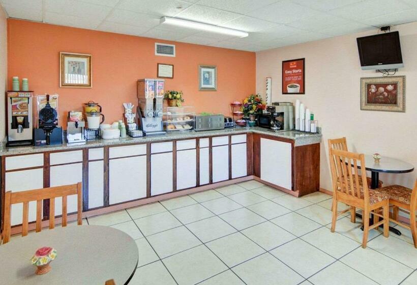 فندق Econo Lodge Marshall