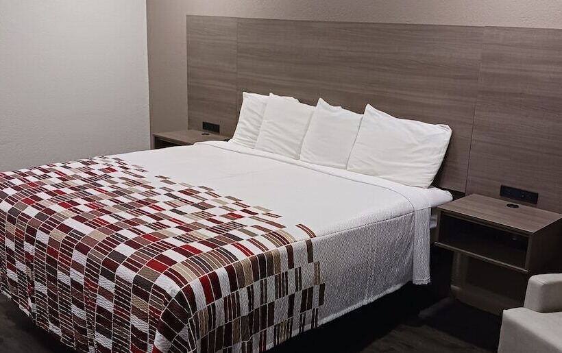 Отель Red Roof Inn Nacogdoches