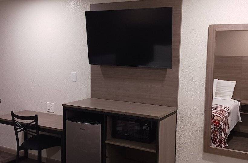 Отель Red Roof Inn Nacogdoches