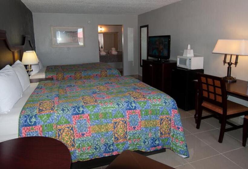 בית מלון כפרי Express Inn & Suites   5 Miles From St Petersburg Clearwater Airport