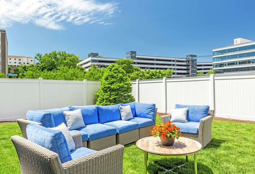 בית מלון כפרי Hilton Garden Inn Boston/waltham