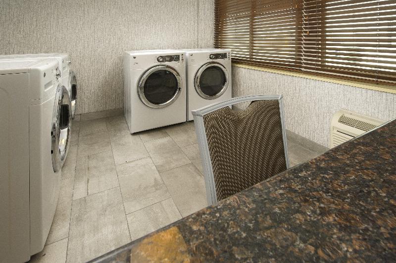 هتل Holiday Inn Express Baltimore At The Stadiums, An Ihg