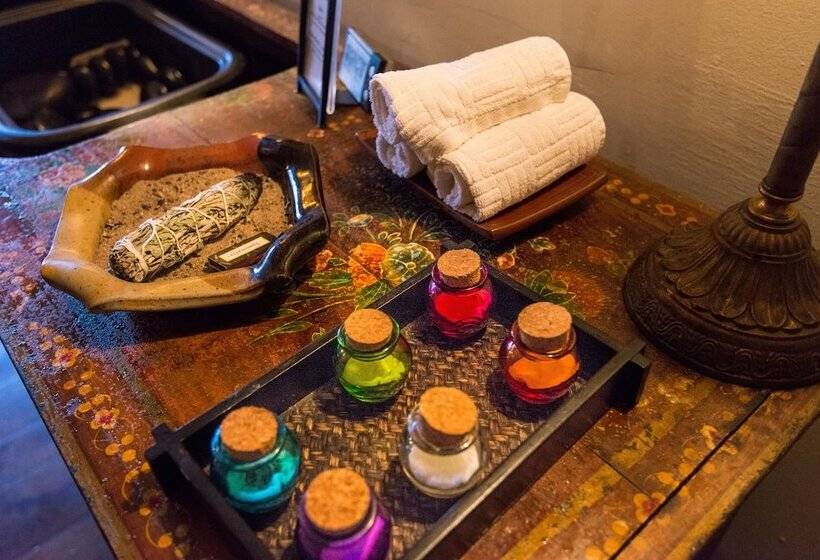 هتل Inn & Spa At Loretto