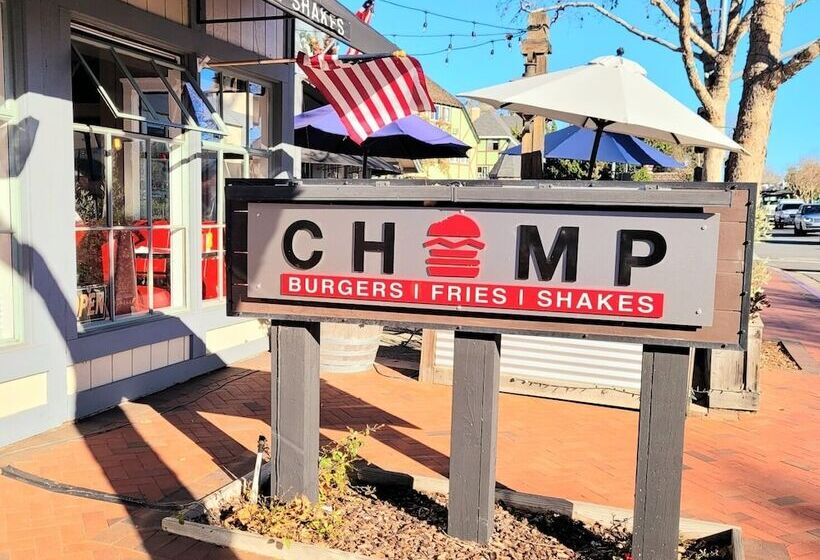 בית מלון כפרי King Frederik Inn