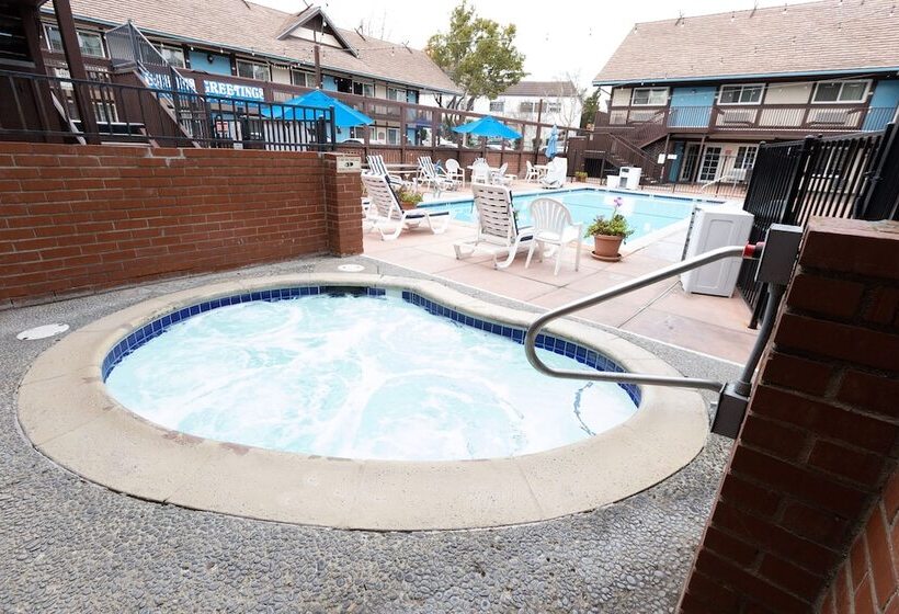 בית מלון כפרי King Frederik Inn