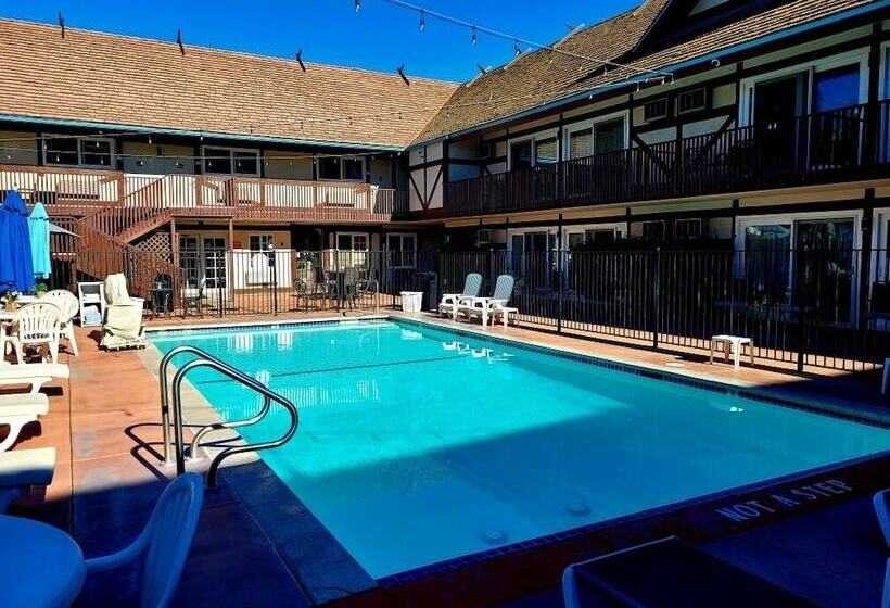 בית מלון כפרי King Frederik Inn