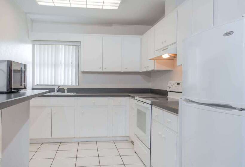 בית מלון כפרי Knights Inn Arcadia