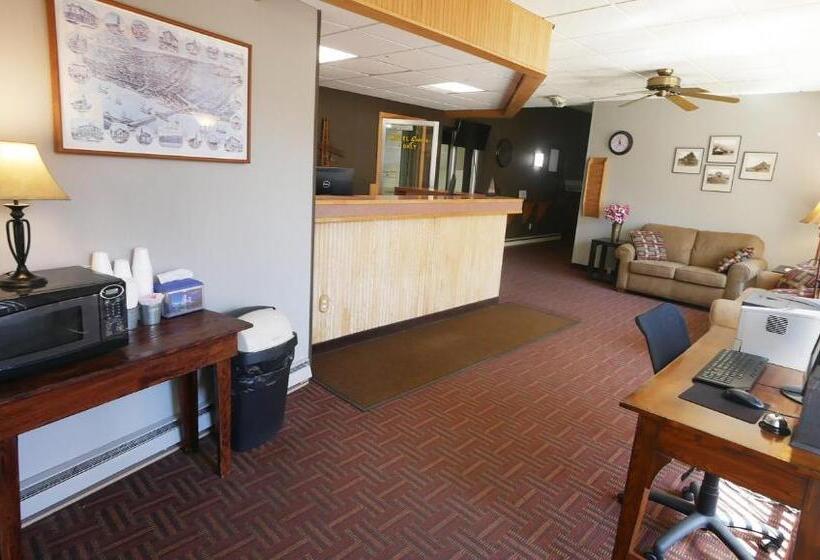 בית מלון כפרי Magnuson Copper Crown