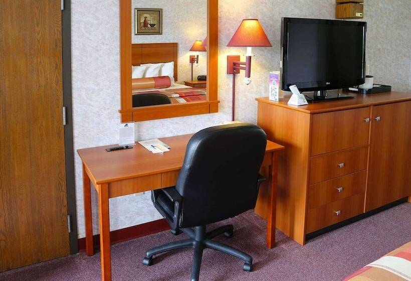 Magnuson Hotel Howell/brighton