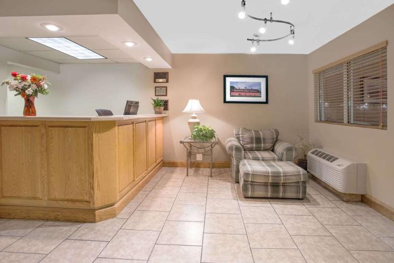 هتل North Platte Inn And Suites