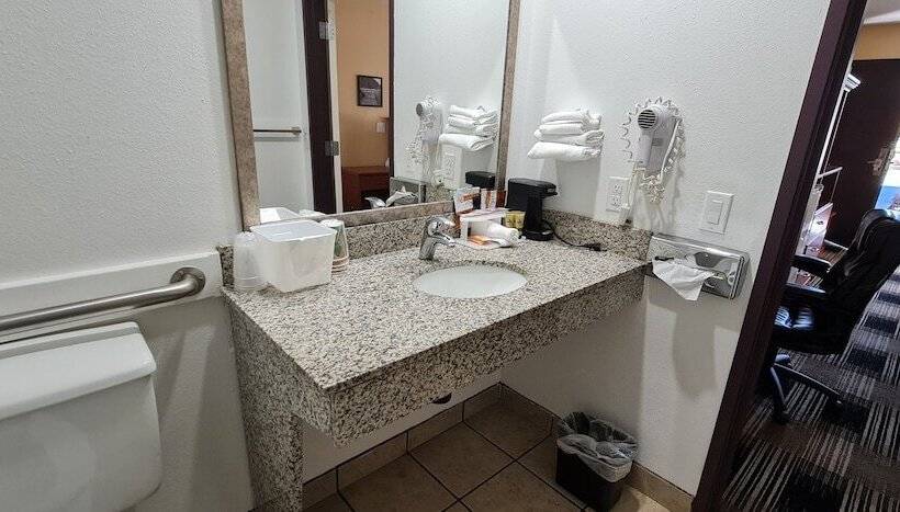 호텔 Oakridge Inn & Suites
