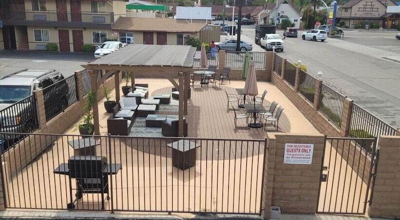 בית מלון כפרי Quality Inn Bishop Near Mammoth
