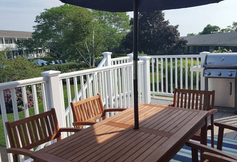 هتل The Seaglass Inn & Spa