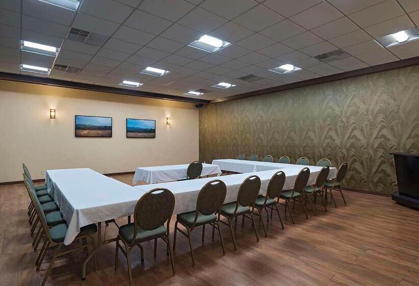 هتل Stevens Inn A Howard Johnson By Wyndham