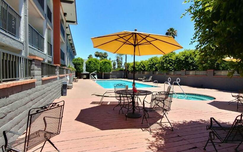 בית מלון כפרי Travelodge By Wyndham Artesia