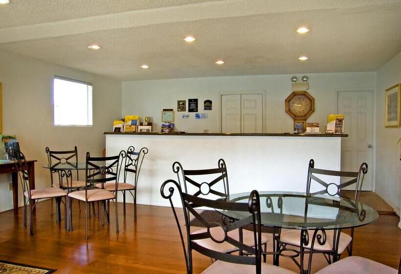هتل Americas Best Value Inn Visalia