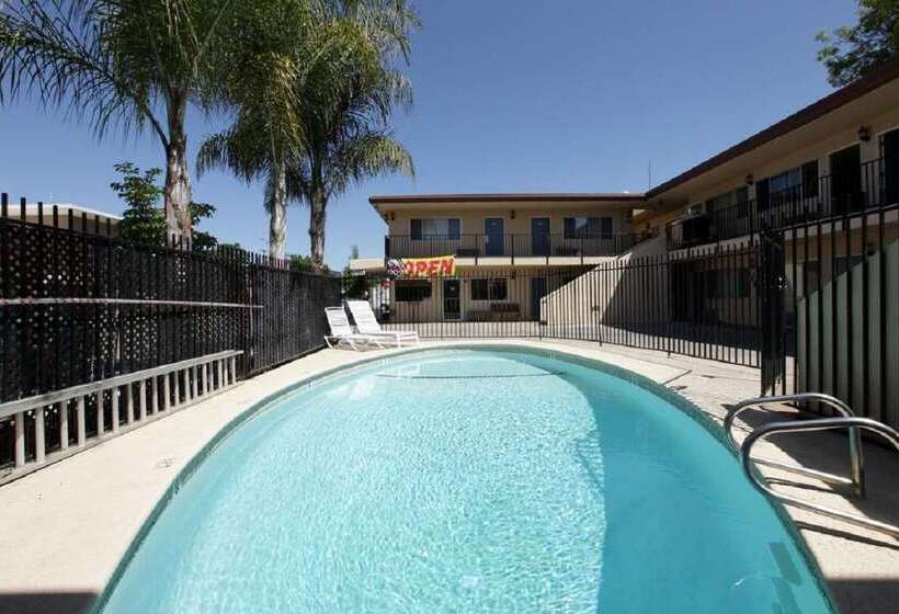 هتل Americas Best Value Inn Visalia