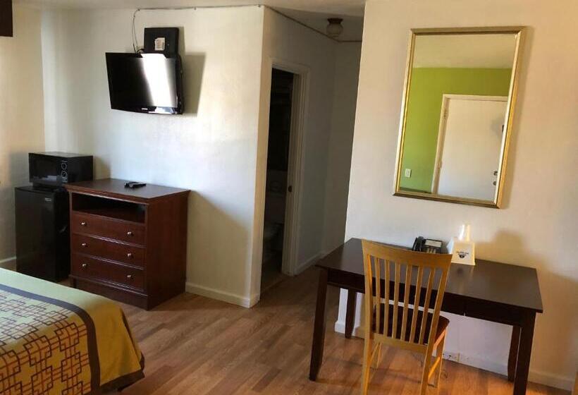 هتل Americas Best Value Inn Visalia