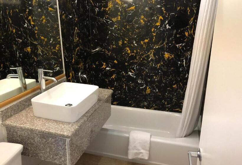 هتل Americas Best Value Inn Visalia
