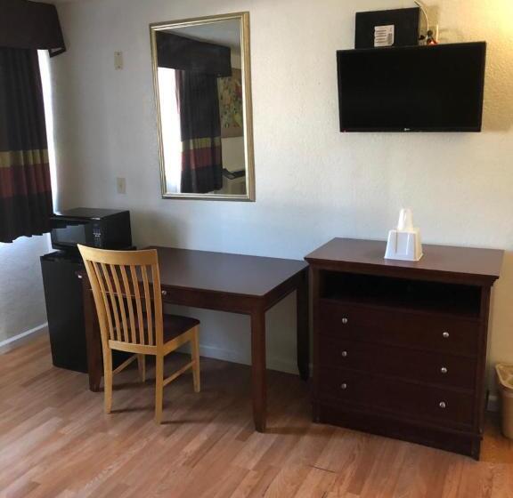 هتل Americas Best Value Inn Visalia