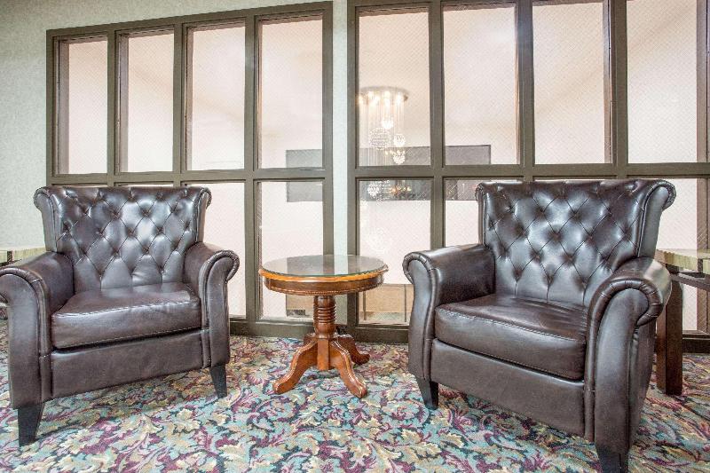 Отель Baymont By Wyndham Green Bay