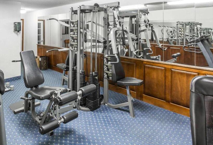 هتل Baymont By Wyndham Greensboro/coliseum