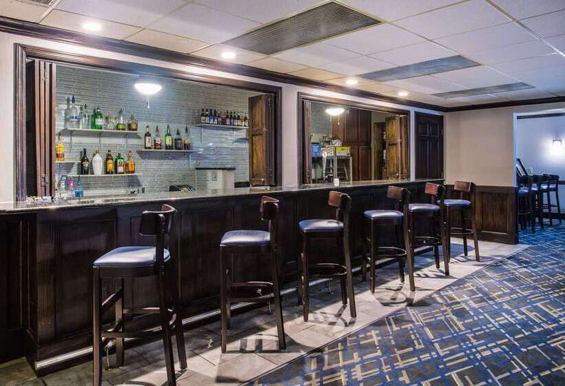 هتل Baymont By Wyndham Madison West/middleton Wi West