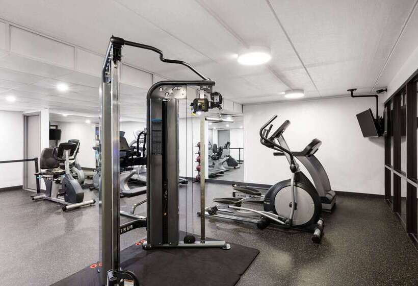 هتل Baymont By Wyndham Shakopee