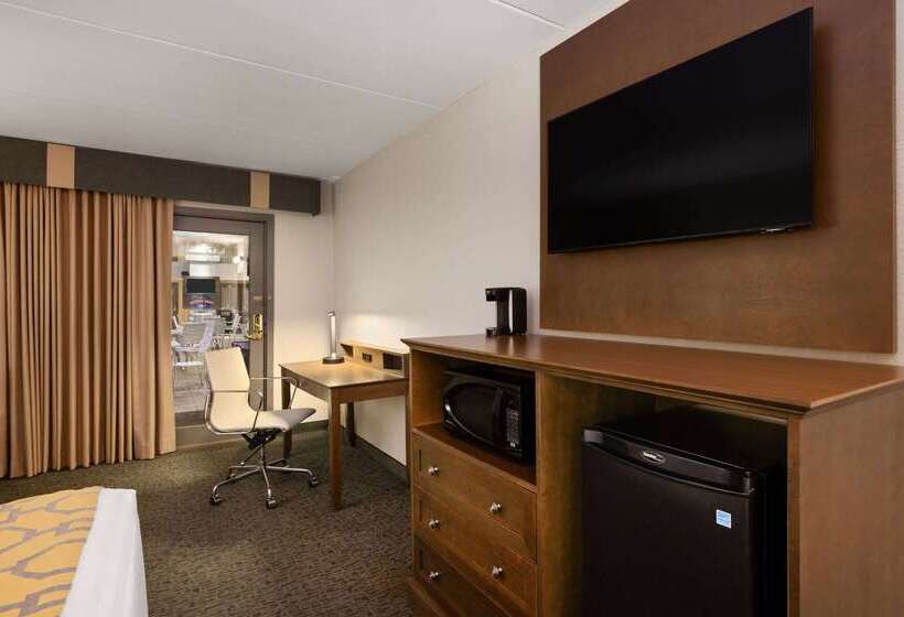 هتل Baymont By Wyndham Shakopee