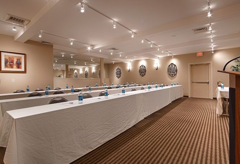 בית מלון כפרי Best Western Fort Myers Waterfront