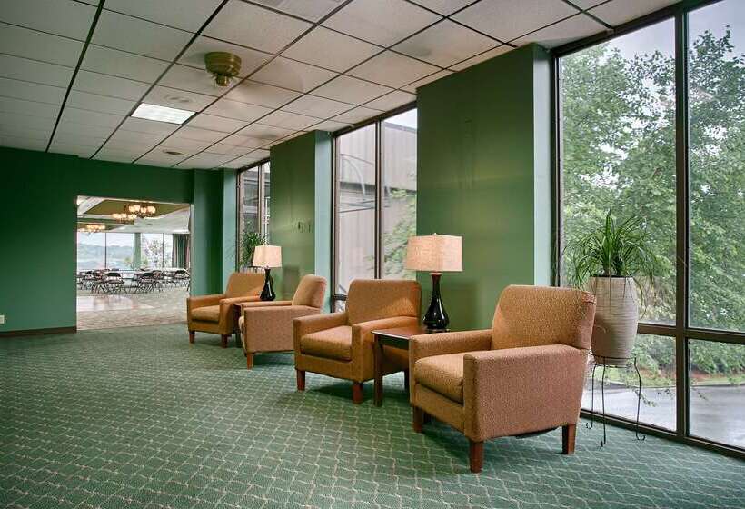 هتل Best Western Plus Landing View Inn & Suites