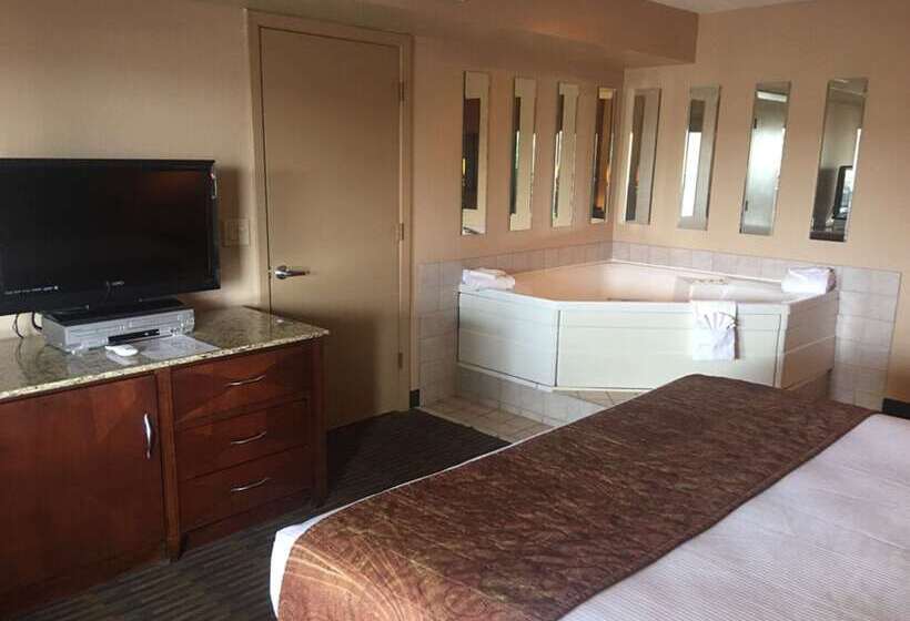 هتل Best Western Plus Landing View Inn & Suites