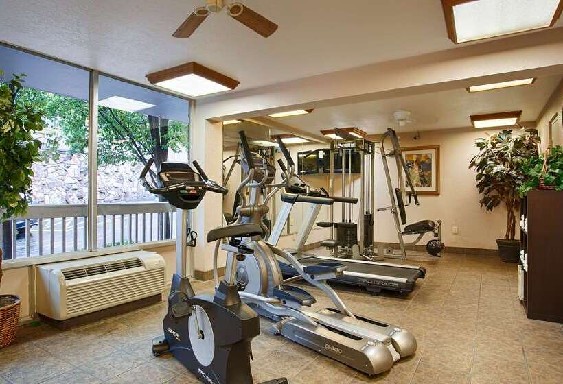 هتل Best Western Plus Landing View Inn & Suites
