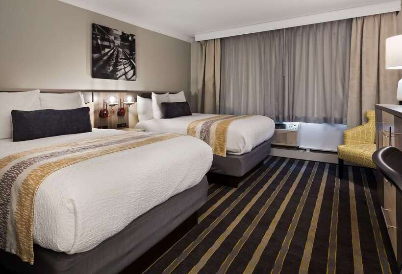 هتل Best Western Plus Milwaukee West