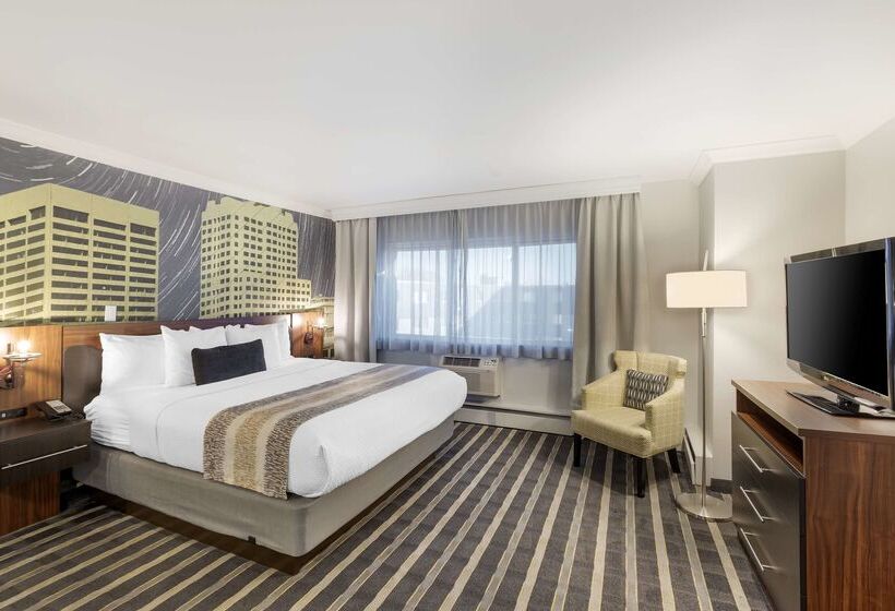 هتل Best Western Plus Milwaukee West