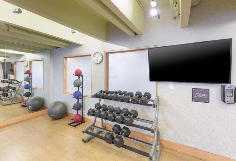 هتل Best Western Plus Milwaukee West