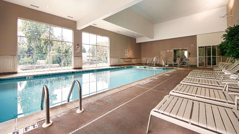 ホテル Best Western Plus Revere Inn & Suites