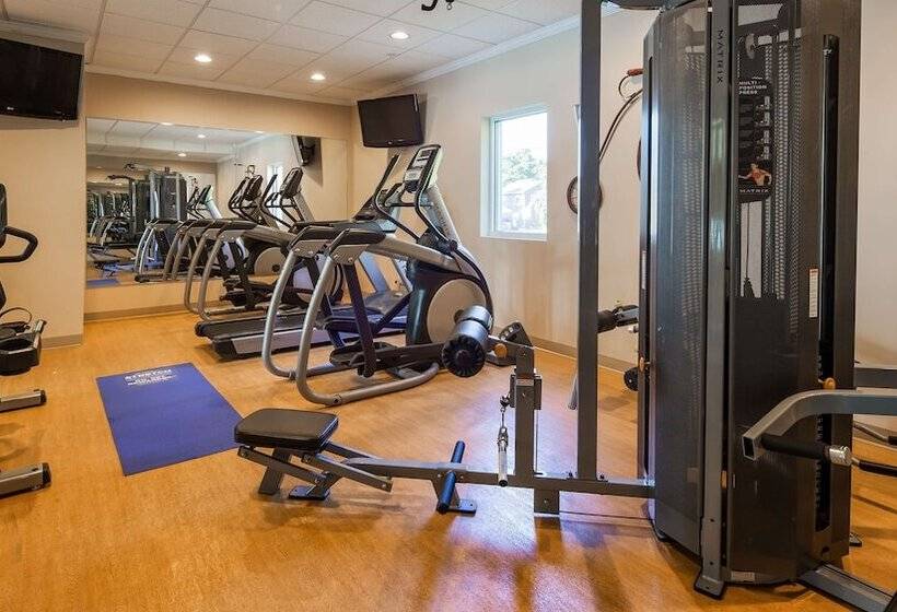 ホテル Best Western Plus Revere Inn & Suites