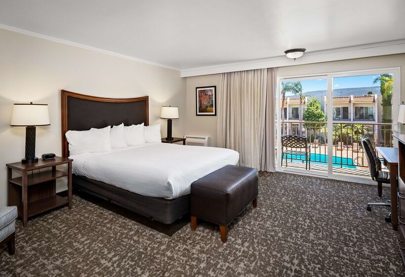 בית מלון כפרי Best Western Plus Royal Oak