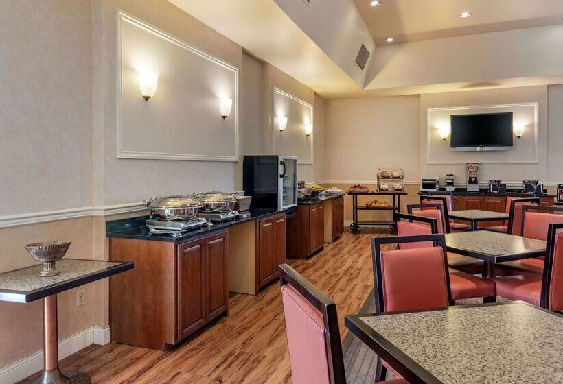 בית מלון כפרי Best Western Plus Royal Oak