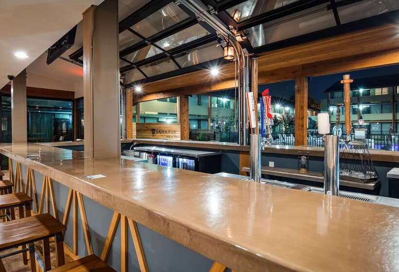 فندق Best Western Plus Saddleback Inn And Conference Center