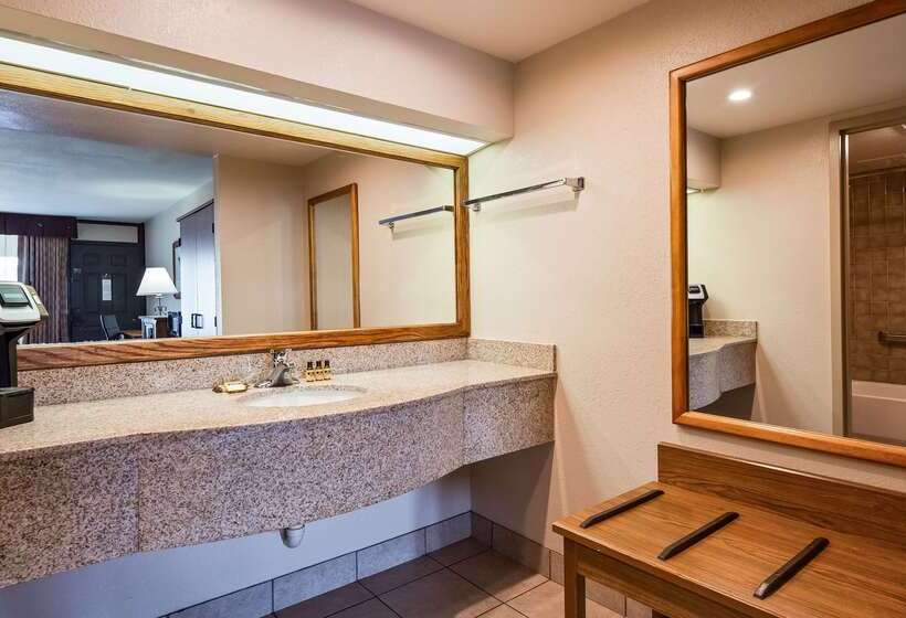 فندق Best Western Plus Saddleback Inn And Conference Center