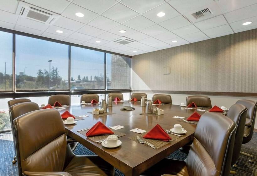 فندق Best Western Plus University Inn