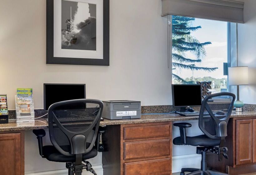 Отель Best Western Space Shuttle Inn