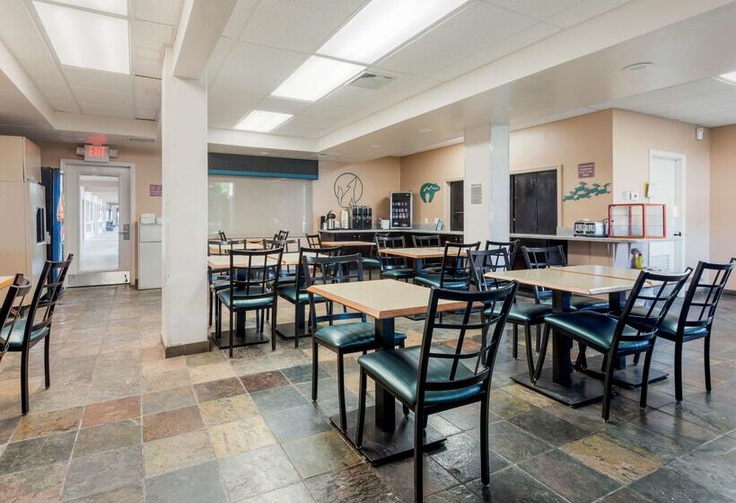 Отель Best Western Turquoise Inn & Suites