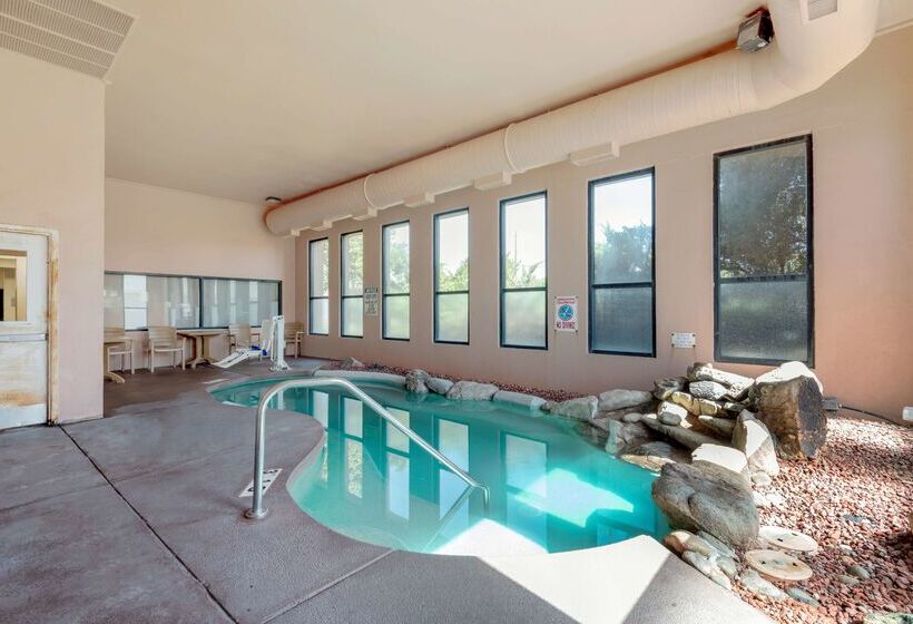 Отель Best Western Turquoise Inn & Suites
