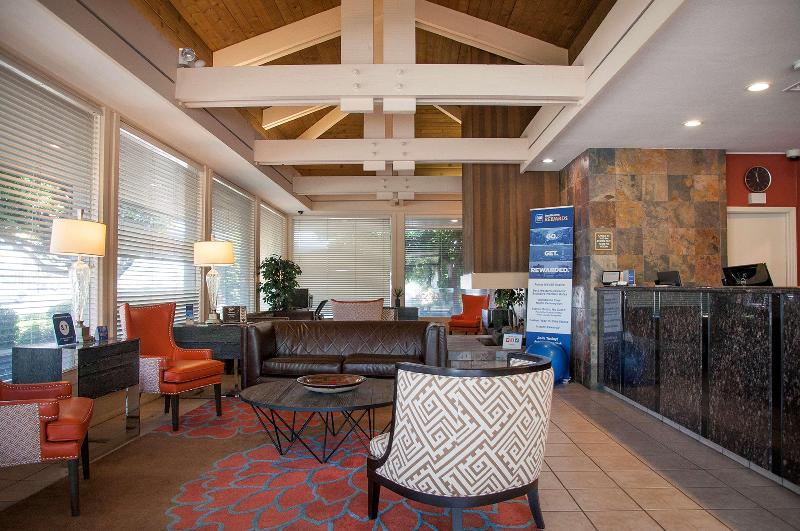هتل Best Western Village Inn