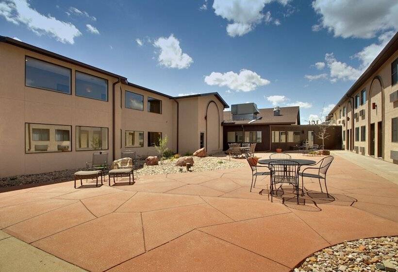 هتل Best Western West Hills Inn