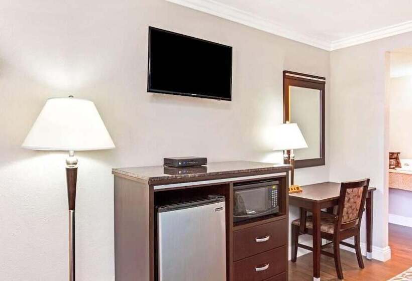 호텔 Cabana Inn & Suites